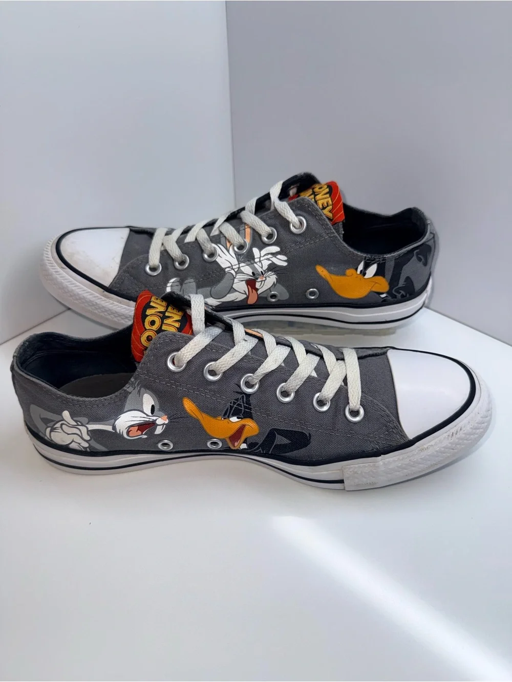 🥕Converse All Star Looney Tunes Bugs Bunny Daffy Duck Low Top Sneaker - Picture 4 of 6